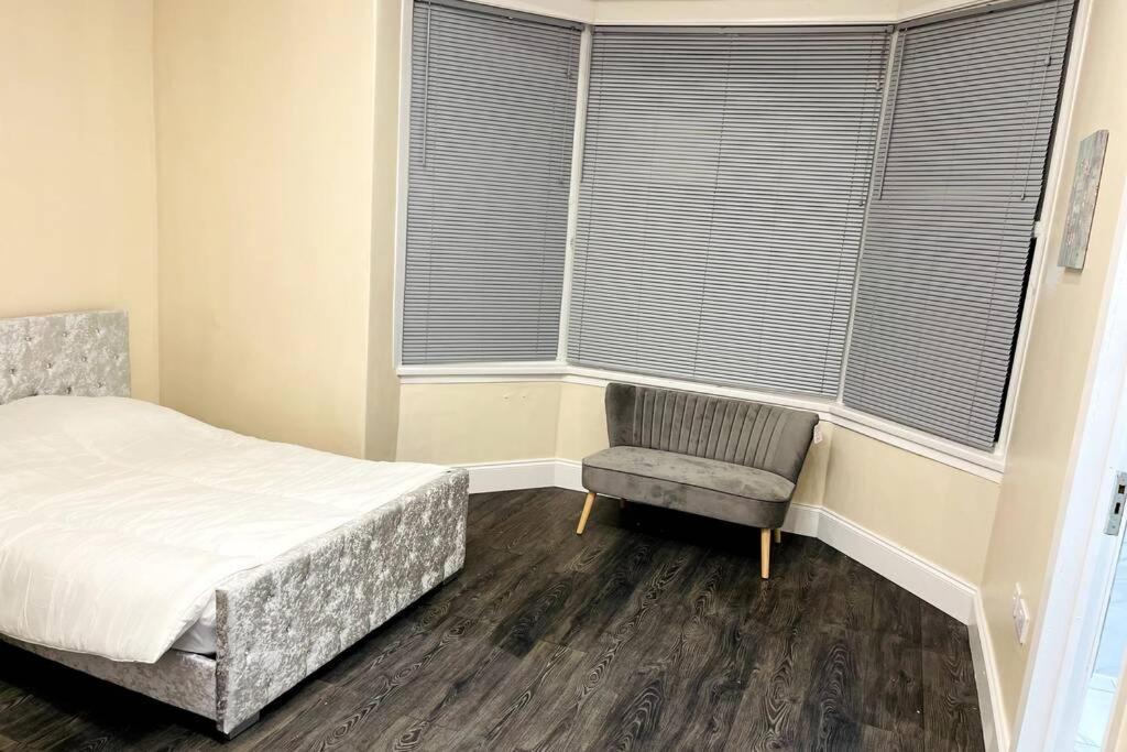 Lovely 1-bedroom In *