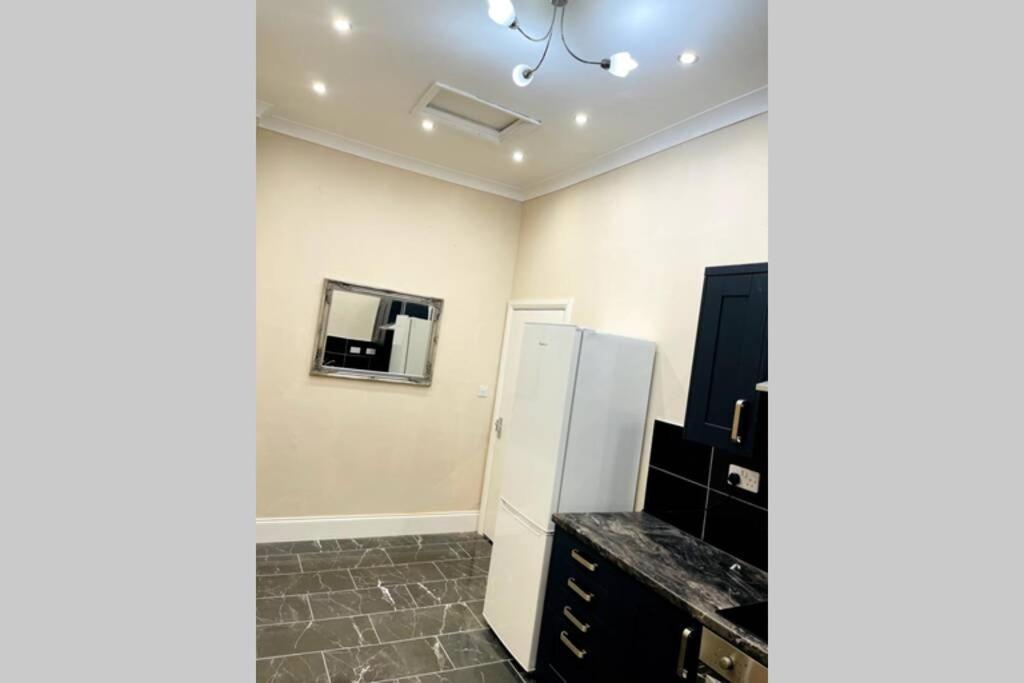 Lovely 1-bedroom In *