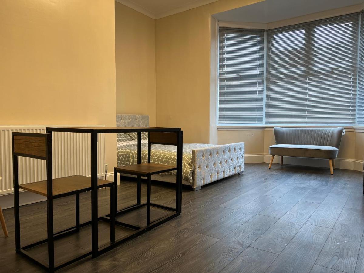 Apartment Lovely 1-bedroom In *