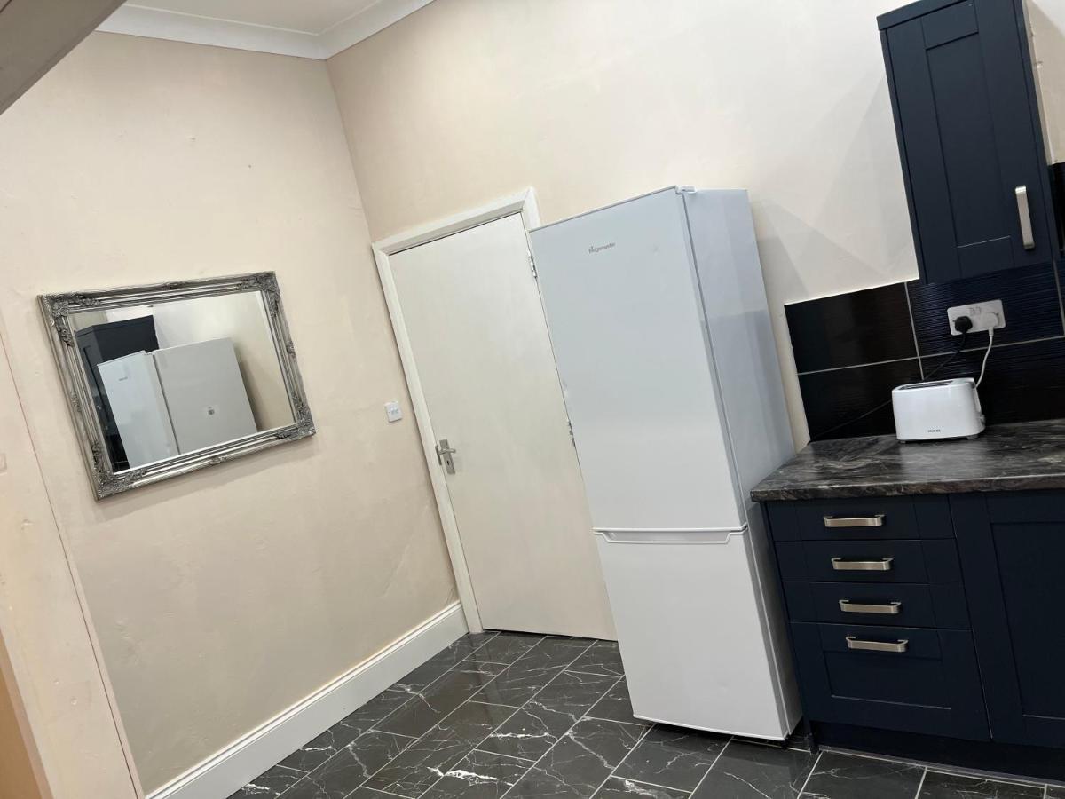 Lovely 1-bedroom In Apartment *